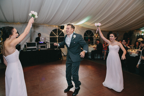 hands-on-wedding-full-of-love