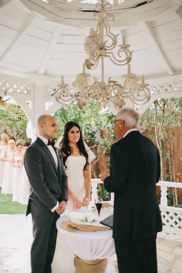 hands-on-wedding-full-of-love