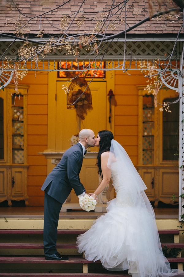 hands-on-wedding-full-of-love