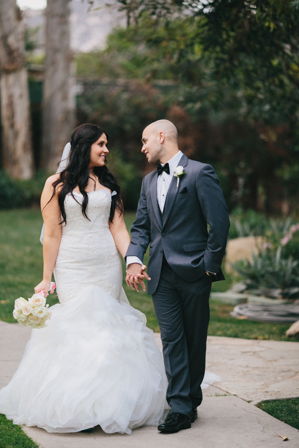 hands-on-wedding-full-of-love