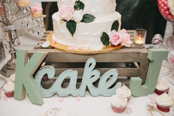 hands-on-wedding-full-of-love