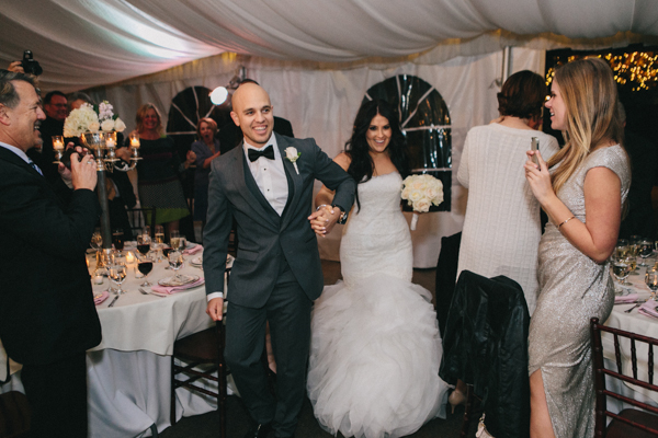 hands-on-wedding-full-of-love