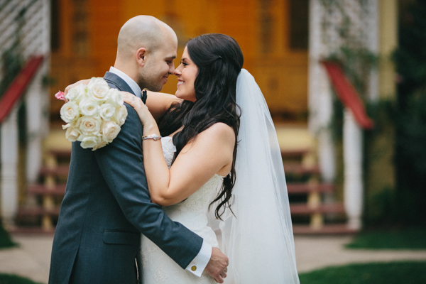hands-on-wedding-full-of-love