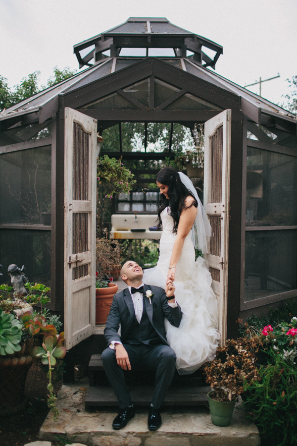 hands-on-wedding-full-of-love