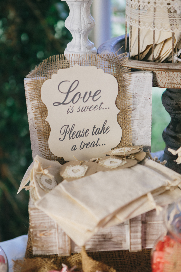 hands-on-wedding-full-of-love