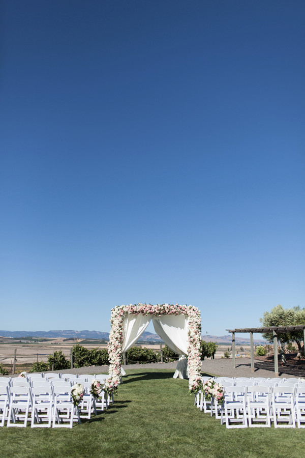 how-to-pick-the-perfect-wedding-florist