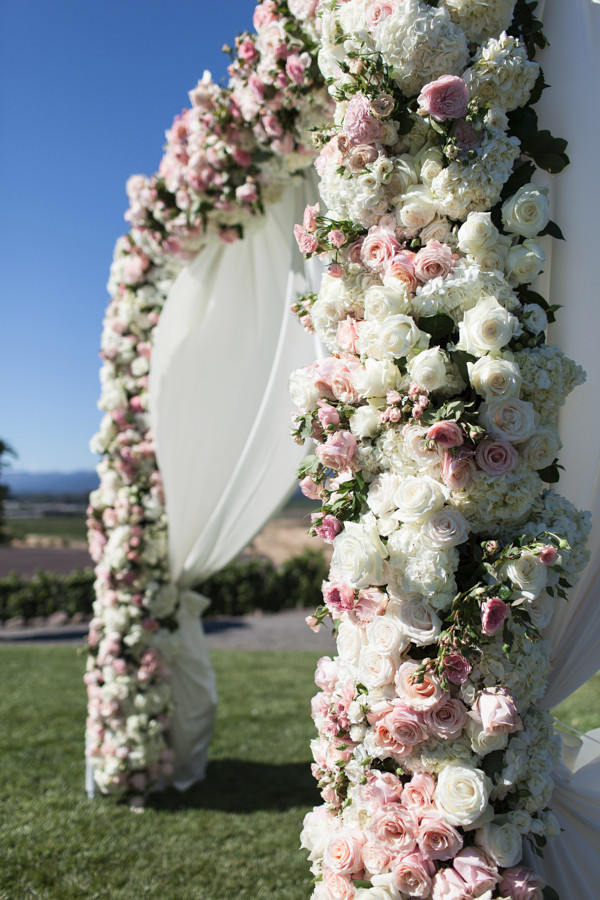 how-to-pick-the-perfect-wedding-florist