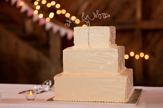 3 tier square wedding cake