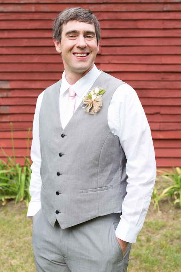 new-hampshire-chic-rustic-farm-wedding