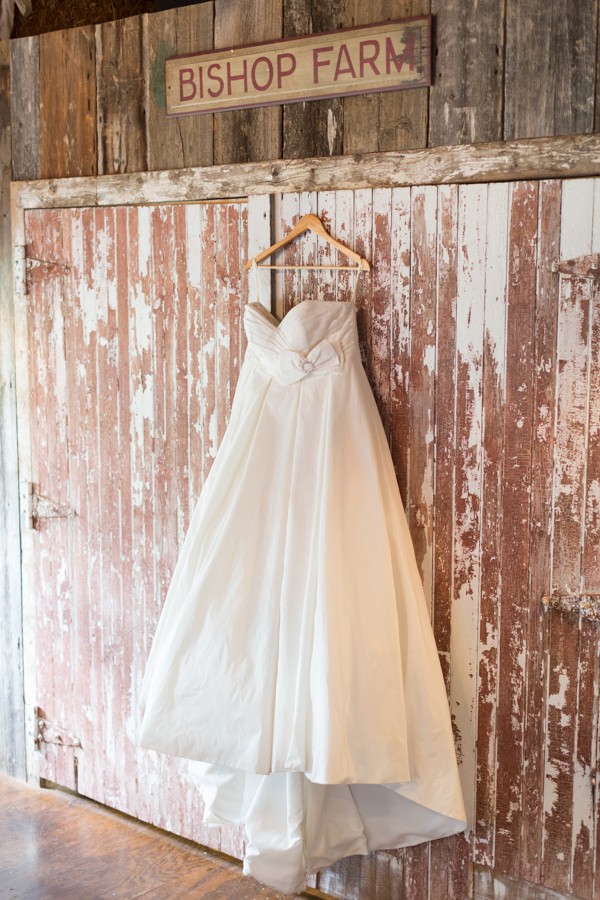 new-hampshire-chic-rustic-farm-wedding
