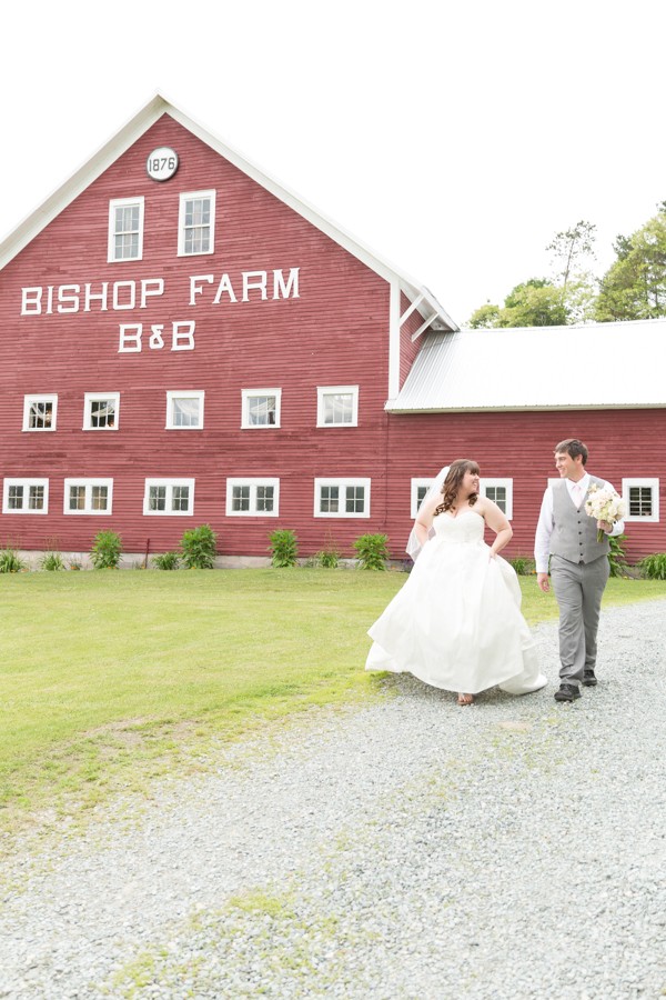 new-hampshire-chic-rustic-farm-wedding