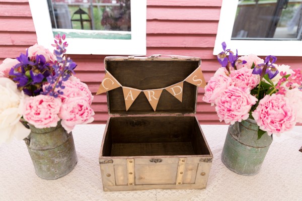 new-hampshire-chic-rustic-farm-wedding