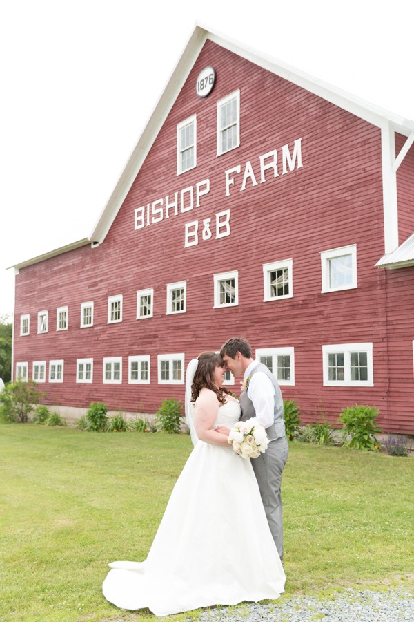 new-hampshire-chic-rustic-farm-wedding