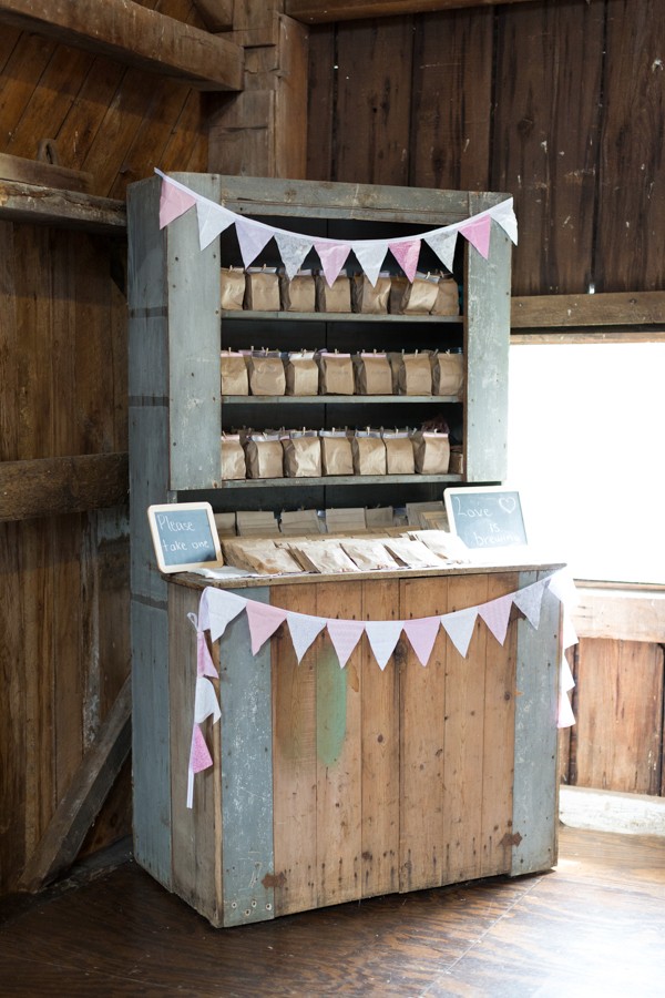 new-hampshire-chic-rustic-farm-wedding