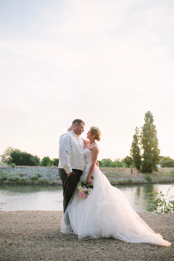 princess-pink-and-gold-wedding