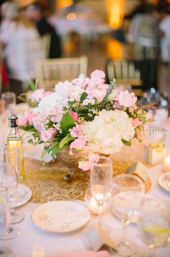 lower profile pink and white centerpiece