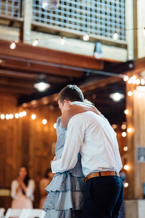 rainy-and-ravishing-rustic-wedding