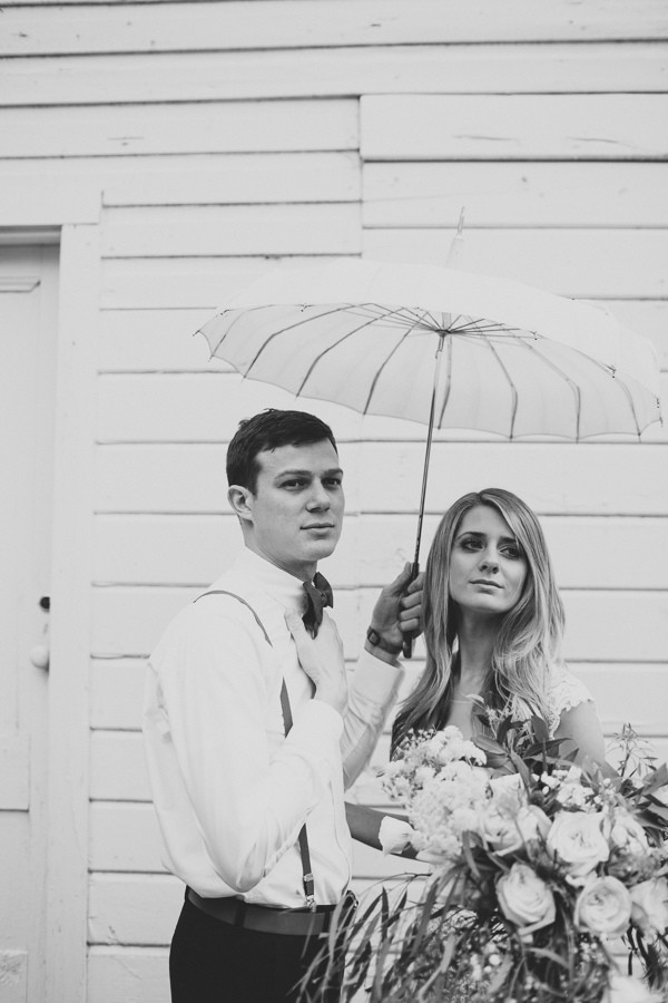 rainy-and-ravishing-rustic-wedding