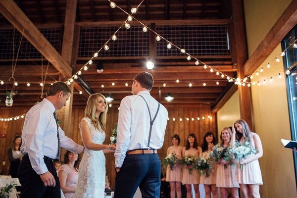 rainy-and-ravishing-rustic-wedding
