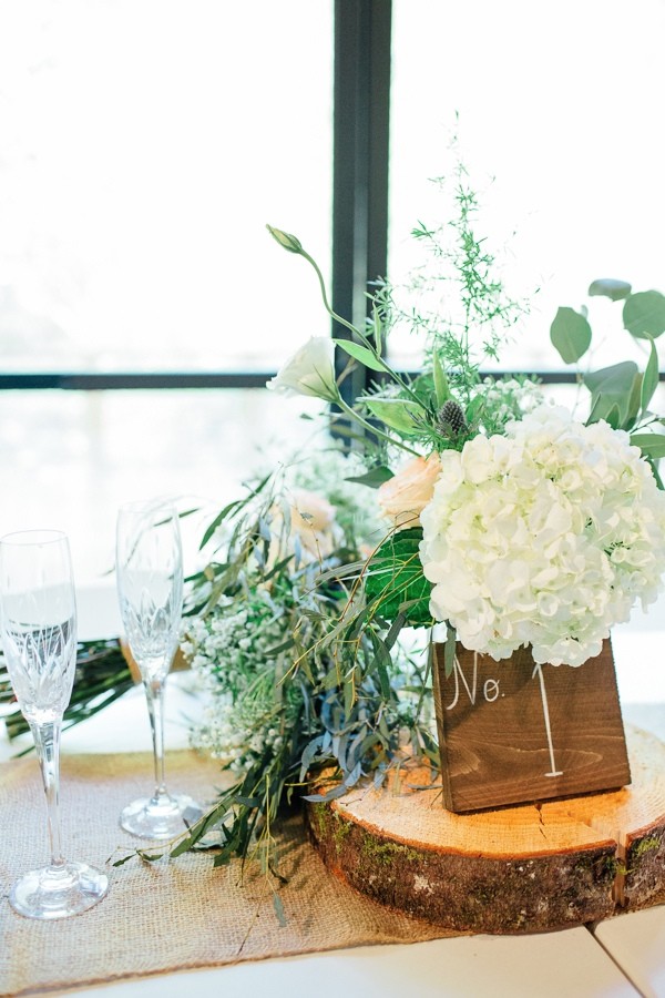 rainy-and-ravishing-rustic-wedding