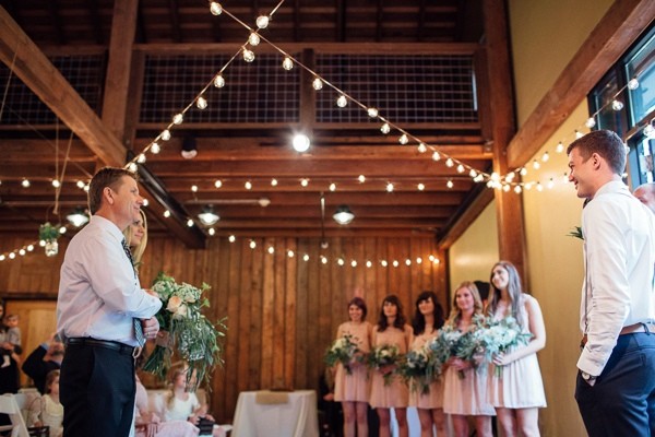 rainy-and-ravishing-rustic-wedding