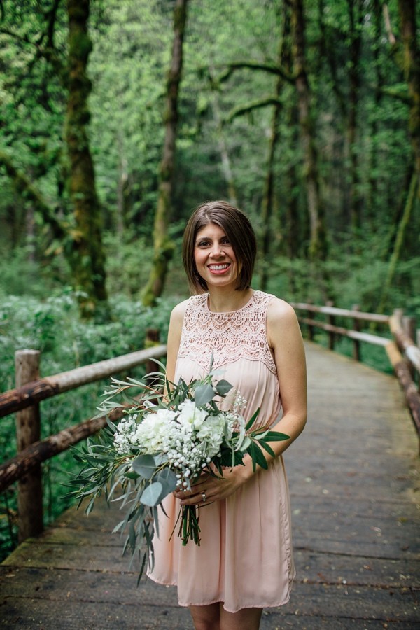 rainy-and-ravishing-rustic-wedding