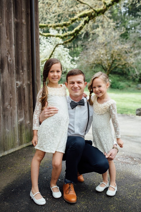rainy-and-ravishing-rustic-wedding