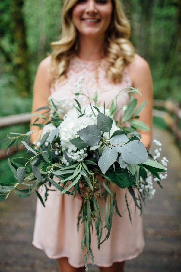 rainy-and-ravishing-rustic-wedding