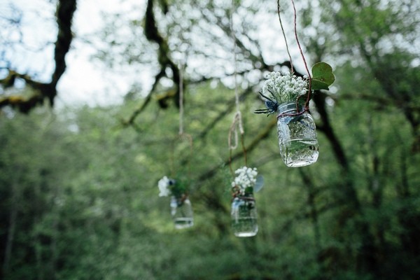 rainy-and-ravishing-rustic-wedding