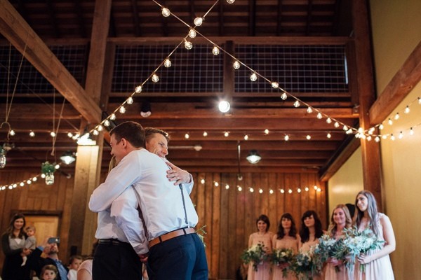 rainy-and-ravishing-rustic-wedding