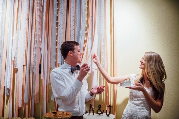 rainy-and-ravishing-rustic-wedding