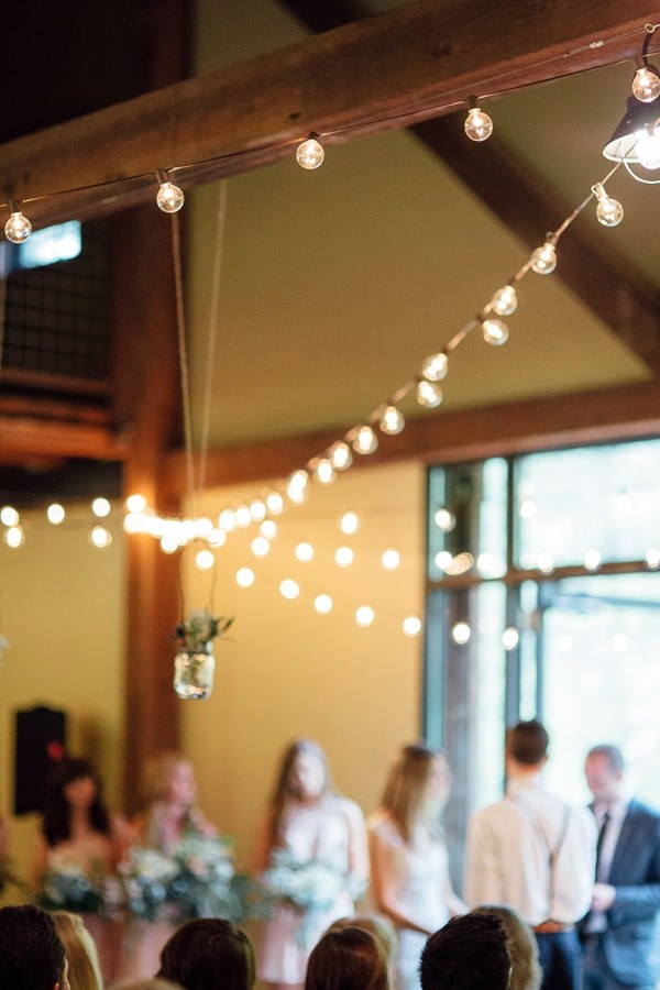 rainy-and-ravishing-rustic-wedding