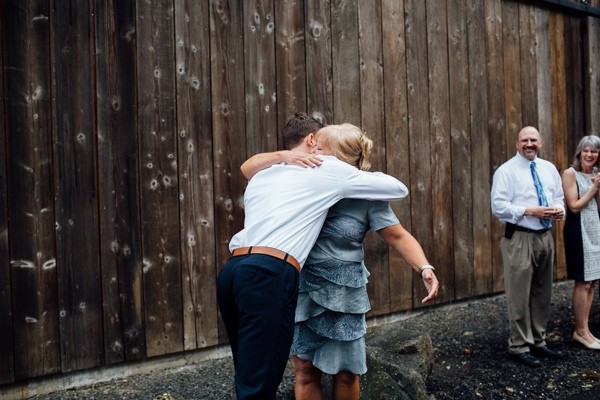 rainy-and-ravishing-rustic-wedding