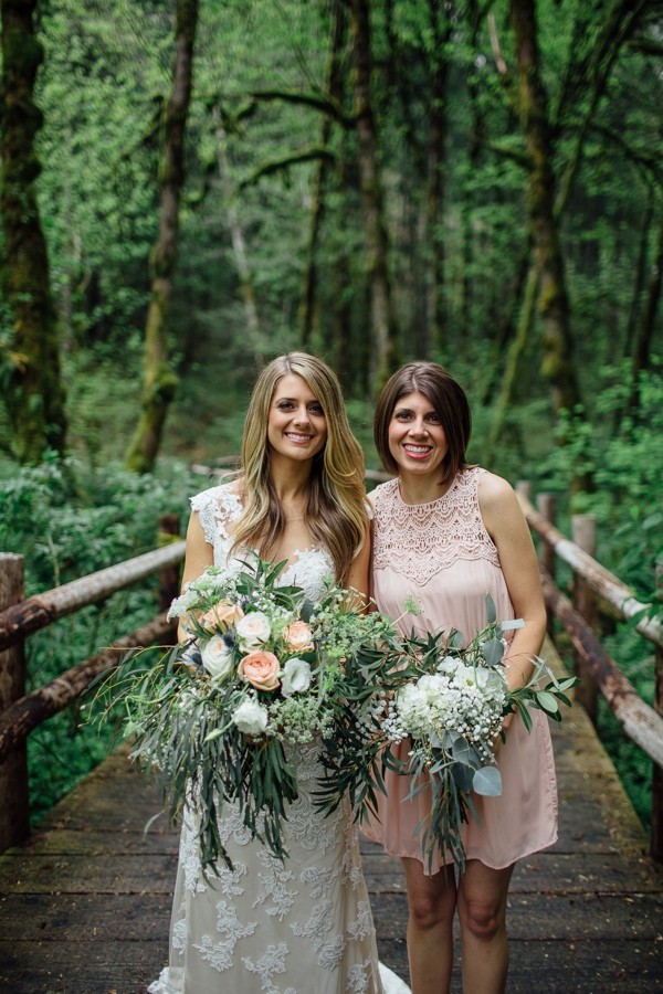 rainy-and-ravishing-rustic-wedding