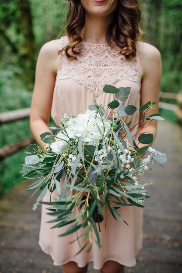 rainy-and-ravishing-rustic-wedding