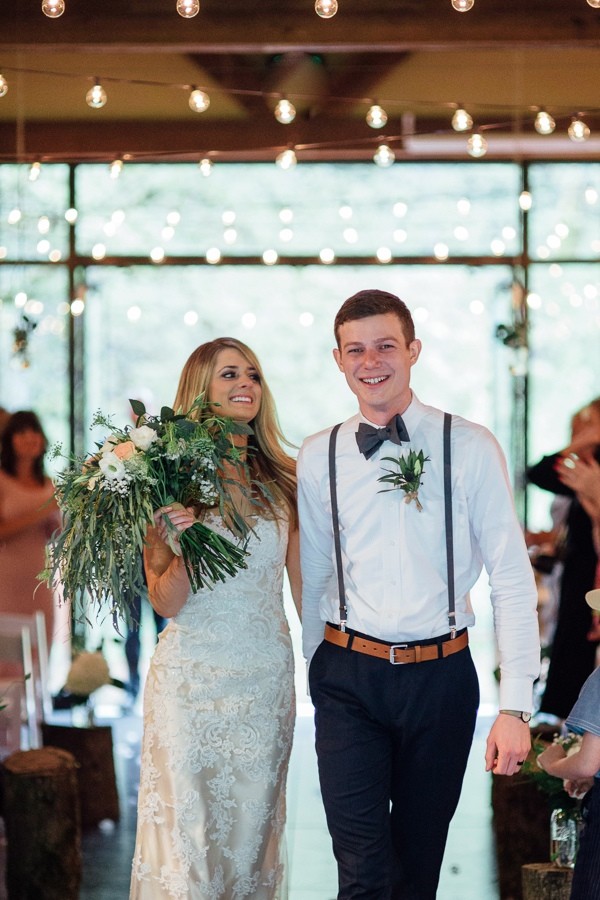 rainy-and-ravishing-rustic-wedding