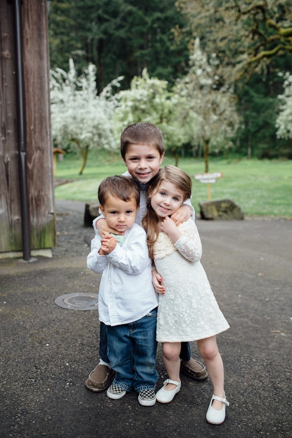 rainy-and-ravishing-rustic-wedding