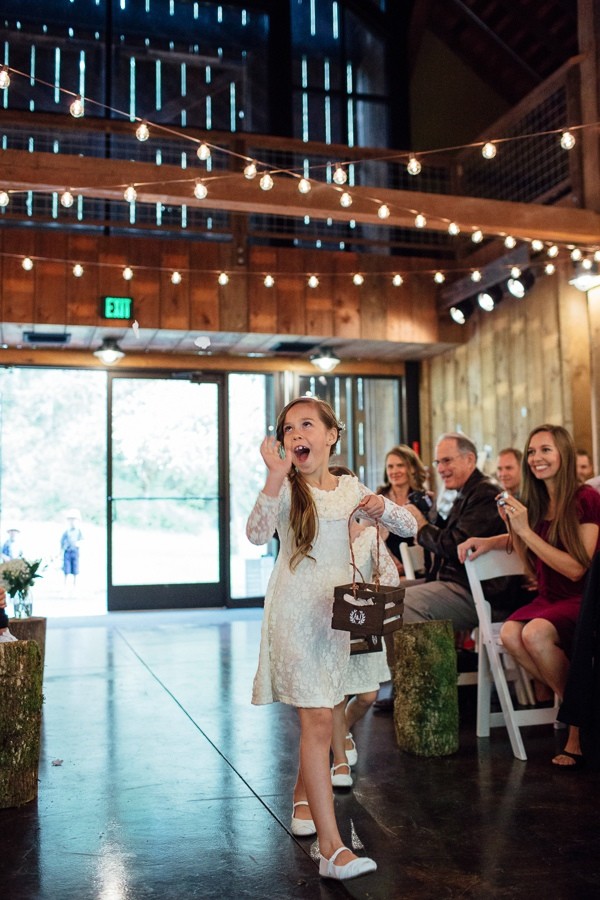 rainy-and-ravishing-rustic-wedding