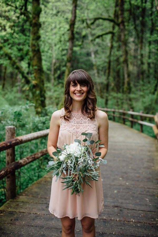 rainy-and-ravishing-rustic-wedding