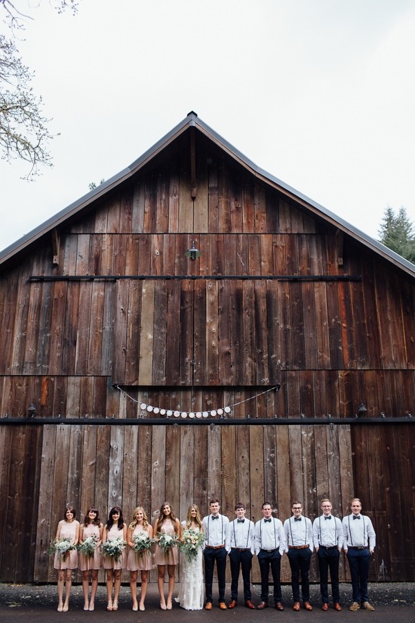 rainy-and-ravishing-rustic-wedding