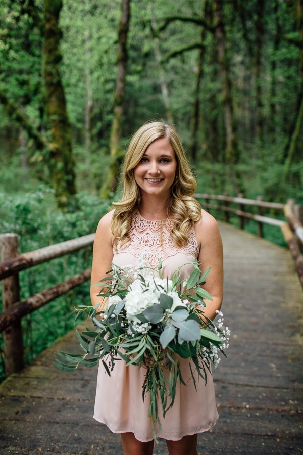 rainy-and-ravishing-rustic-wedding