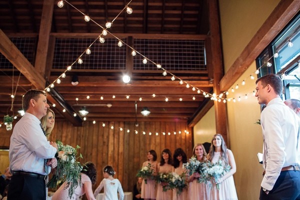 rainy-and-ravishing-rustic-wedding
