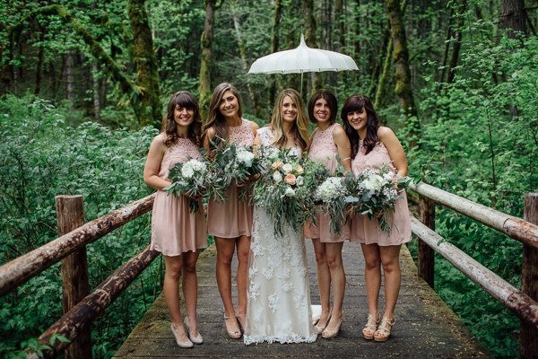 rainy-and-ravishing-rustic-wedding