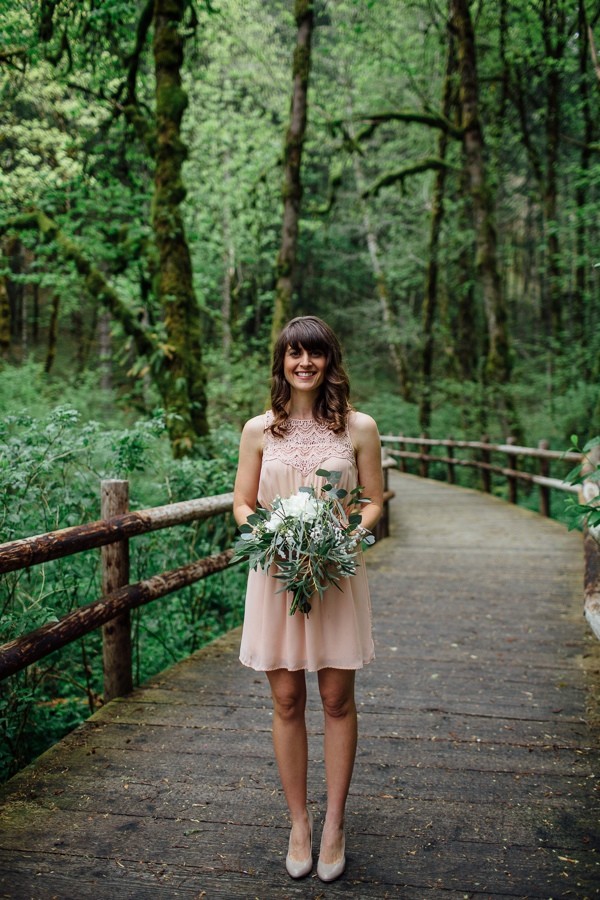 rainy-and-ravishing-rustic-wedding