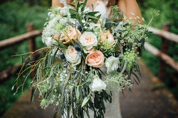 rainy-and-ravishing-rustic-wedding
