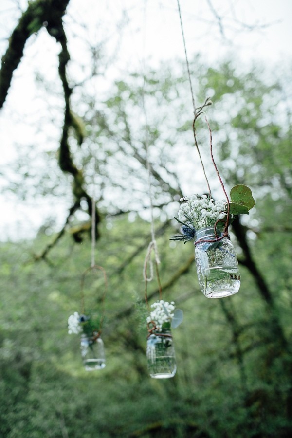 rainy-and-ravishing-rustic-wedding