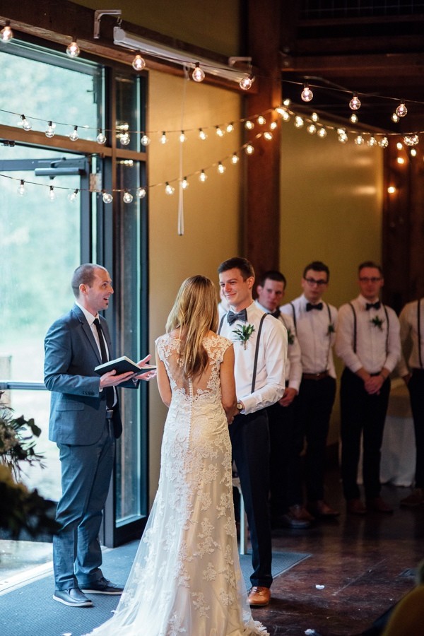 rainy-and-ravishing-rustic-wedding