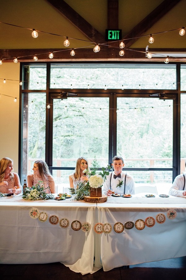 rainy-and-ravishing-rustic-wedding