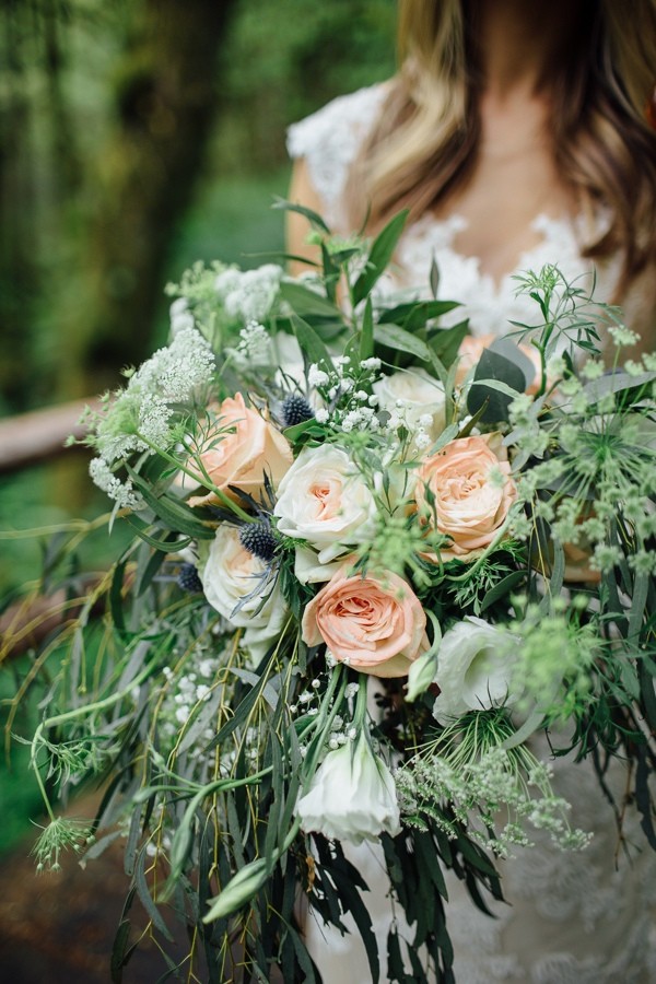 rainy-and-ravishing-rustic-wedding