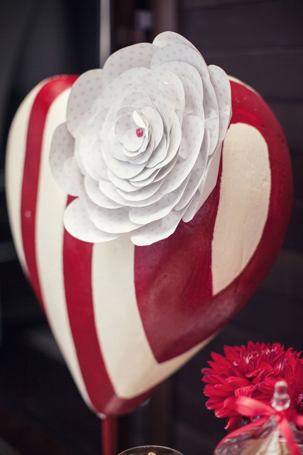 red-and-white-retro-wedding